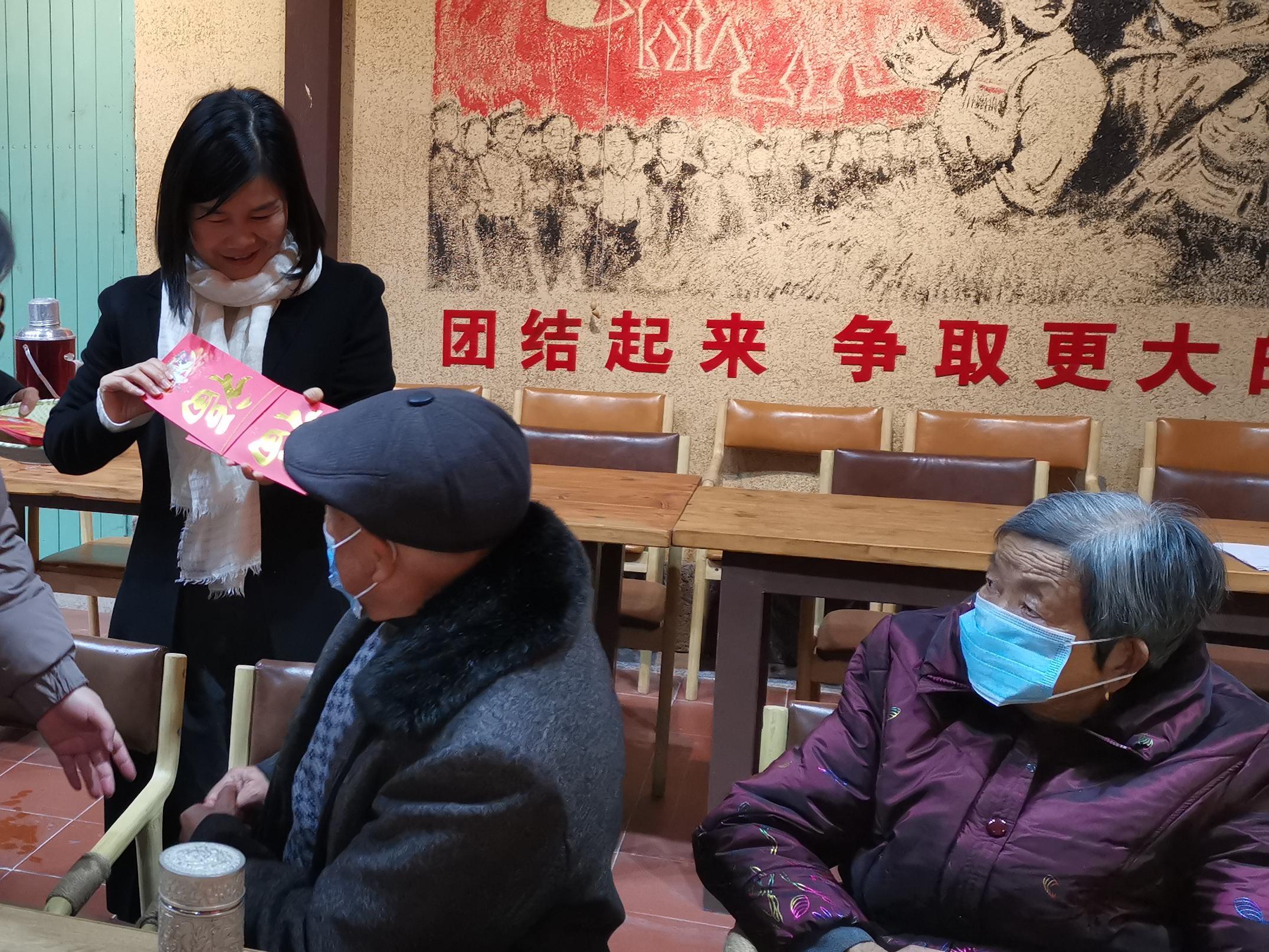 14紅包獻壽星1236.jpg 14紅包獻壽星1236.jpg